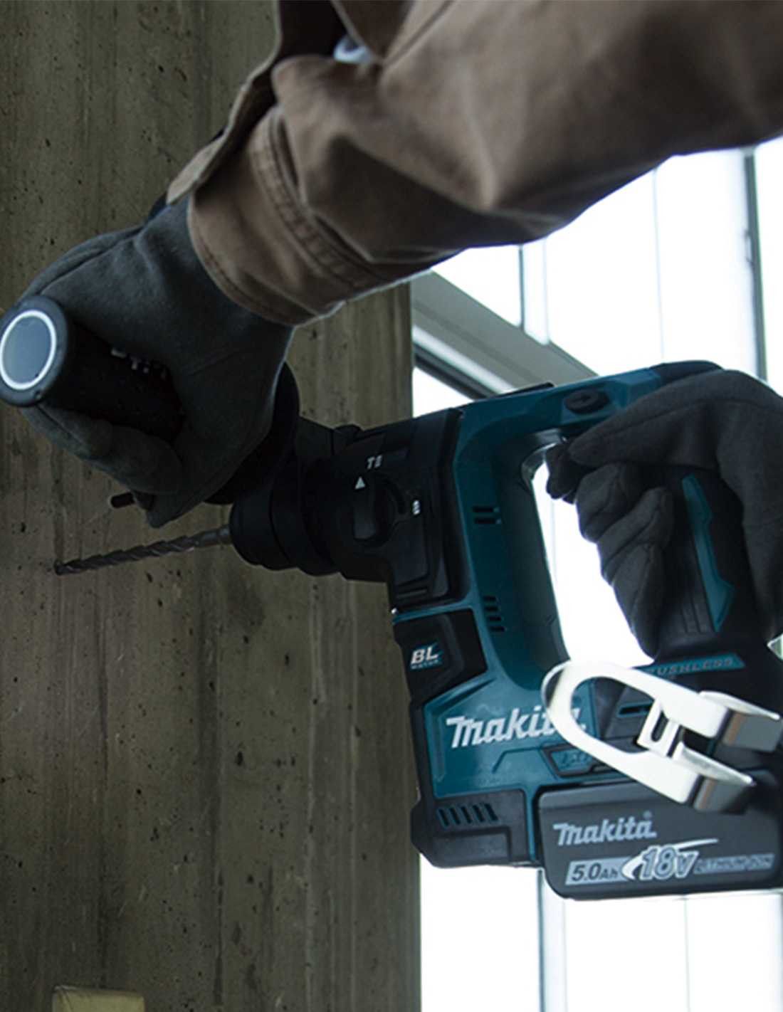 Makita kit 4 tools + 2bat 5Ah + charger + bag LXT600 DLX4481BL2