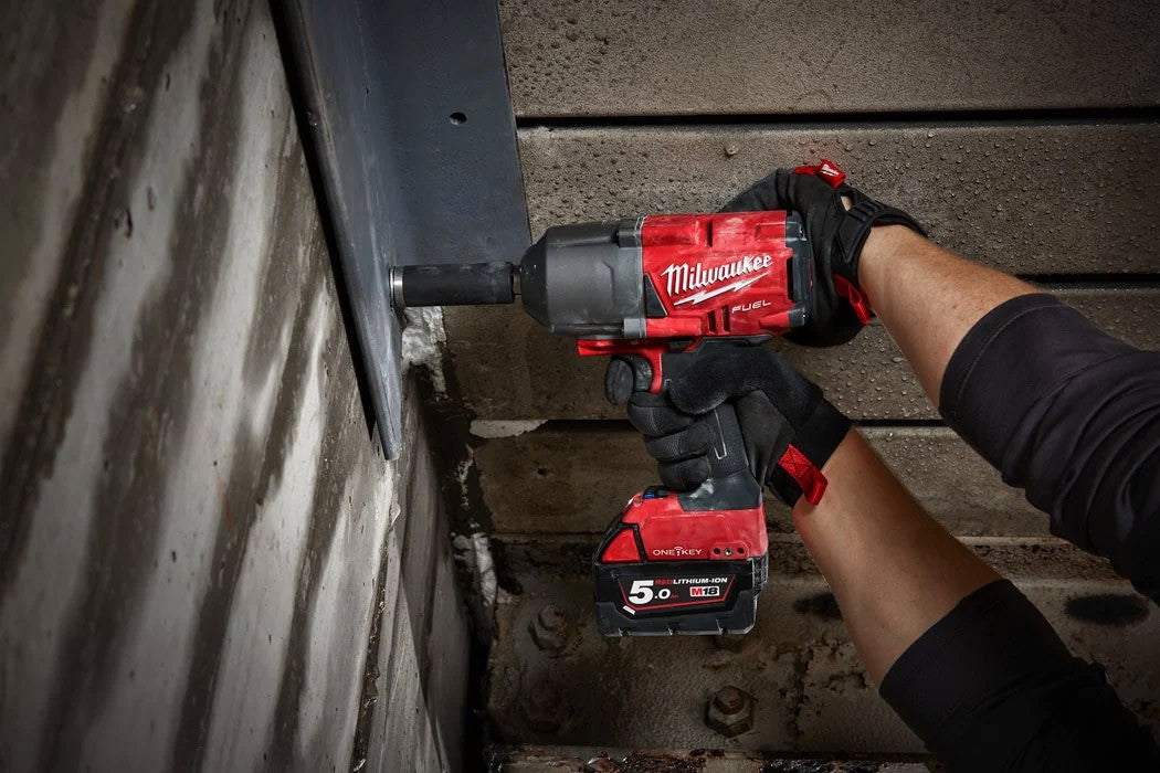 Powerpack llaves de impacto + 3 baterias 5.5Ah + Milwaukee M18 FPP2AS-553X