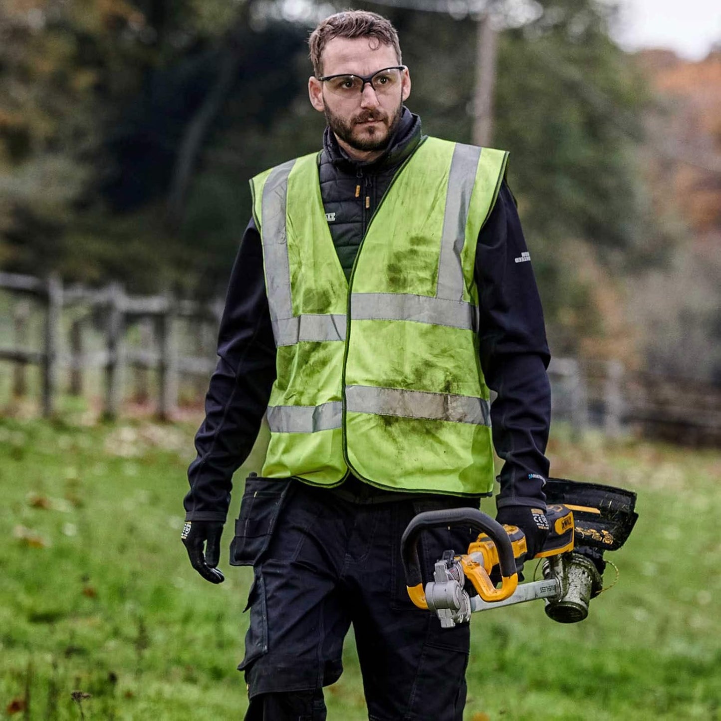 Combo set: DCMHT563 Hedge Trimmer + DCMST561 Edge Trimmer + 2 batteries 5ah 18V + Dewalt DCMST561HT Charger