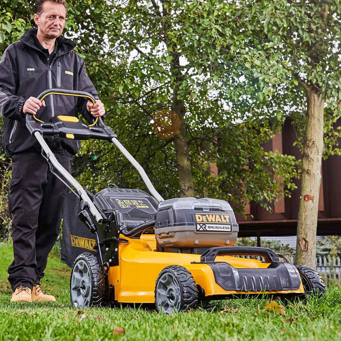 XR 2x18V 48cm Brushless Lawn Mower + 2bat 5Ah + Charger Dewalt DCMW564N