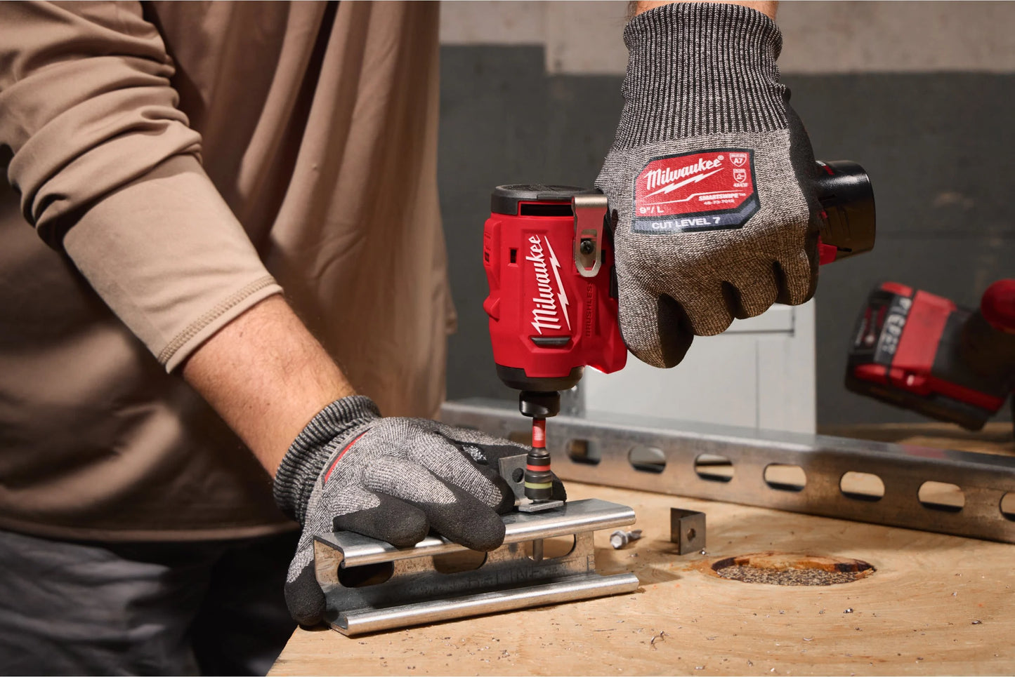 M12 1/4" Hex 124Nm Subcompact Impact Driver Milwaukee M12 BLIDRC-0